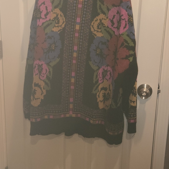 LIKE NEW FARM RIO - Picture 2 of 2